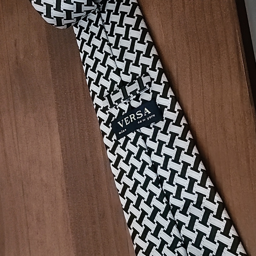 Versa Tie - Picture 2 of 4